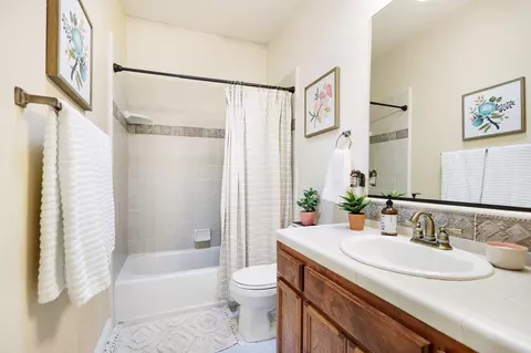Bath - 28357 Whippoorwill Cir, Shingletown, CA 96088 photo 4 of 14