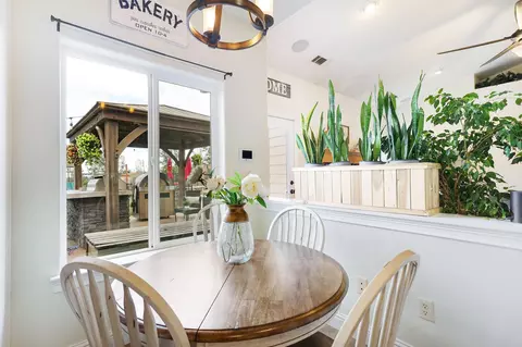 Dining - 28357 Whippoorwill Cir, Shingletown, CA 96088 photo 2 of 6
