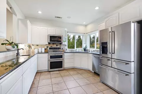 Kitchen - 28357 Whippoorwill Cir, Shingletown, CA 96088 photo 1 of 4