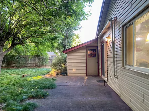 2336 Belladonna St, Redding, CA 96002 photo 17