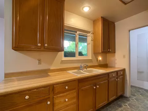 2336 Belladonna St, Redding, CA 96002 photo 6
