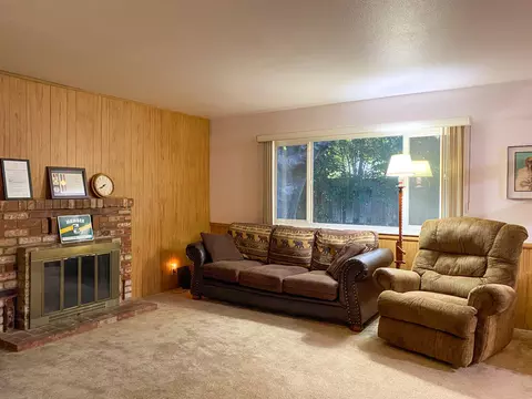 2336 Belladonna St, Redding, CA 96002 photo 9