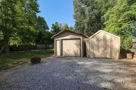 Exterior - 3324 Bardick Rd, Anderson, CA 96007 photo 2 of 10