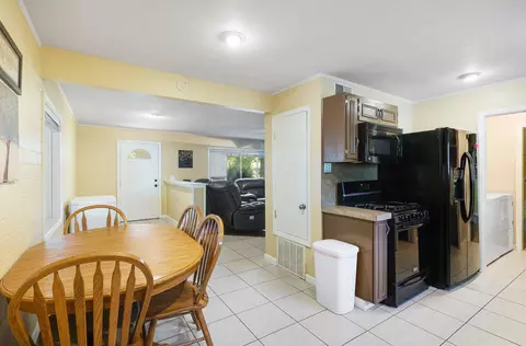 Dining - 3324 Bardick Rd, Anderson, CA 96007 photo 2 of 2