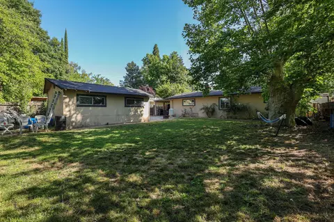 Exterior - 3324 Bardick Rd, Anderson, CA 96007 photo 6 of 10