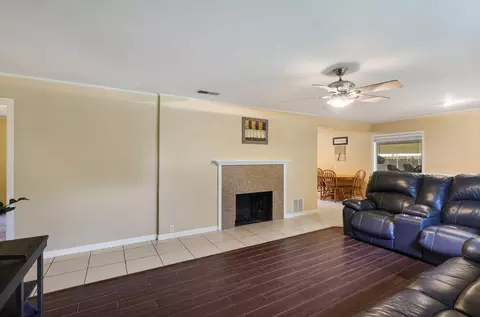 Living - 3324 Bardick Rd, Anderson, CA 96007 photo 1 of 1
