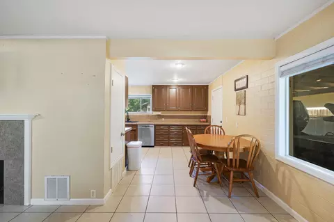 Dining - 3324 Bardick Rd, Anderson, CA 96007 photo 1 of 2