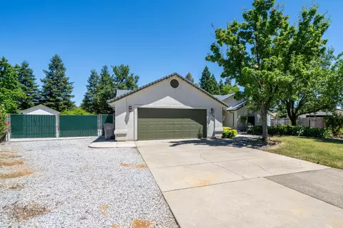 19399 Richsan Ct, Redding, CA 96003 photo 4
