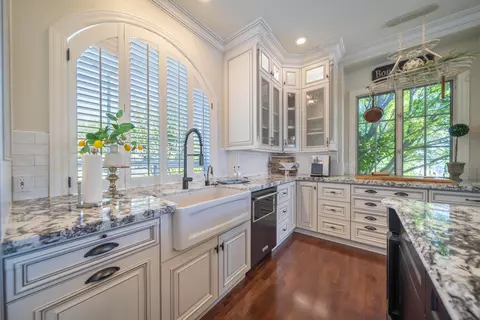 Kitchen - 3107 Colombard Walk, Redding, CA 96001 photo 5 of 8