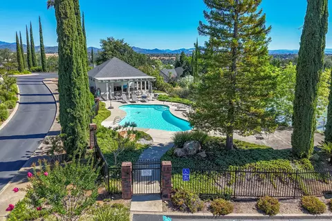 Exterior - 3107 Colombard Walk, Redding, CA 96001 photo 17 of 19