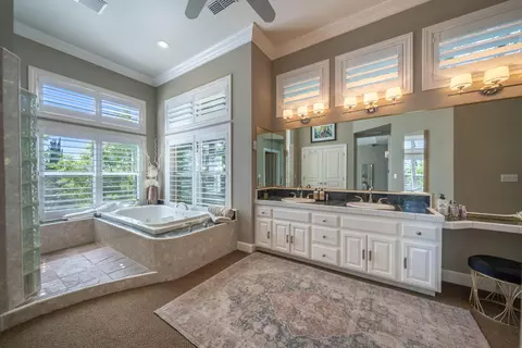 Bath - 3107 Colombard Walk, Redding, CA 96001 photo 3 of 6