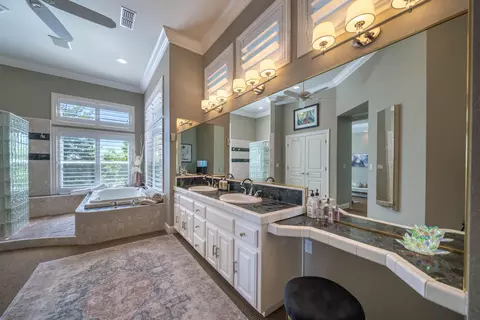 Bath - 3107 Colombard Walk, Redding, CA 96001 photo 2 of 6