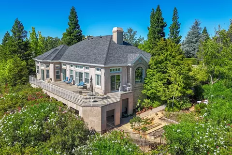 Exterior - 3107 Colombard Walk, Redding, CA 96001 photo 14 of 19