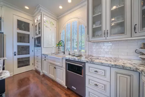 Kitchen - 3107 Colombard Walk, Redding, CA 96001 photo 4 of 8
