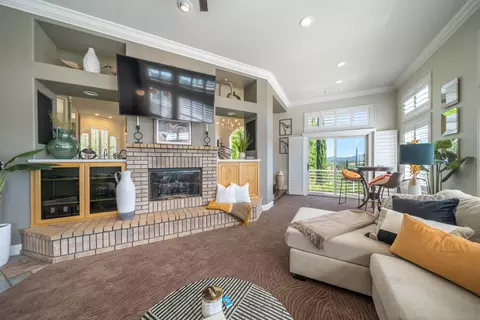 Living - 3107 Colombard Walk, Redding, CA 96001 photo 2 of 4