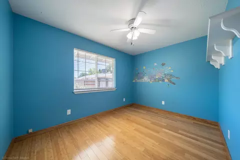 Bedroom - 1043 Goodview Way, Redding, CA 96003 photo 3 of 4