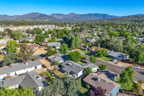 View/Area - 1043 Goodview Way, Redding, CA 96003 photo 4 of 6