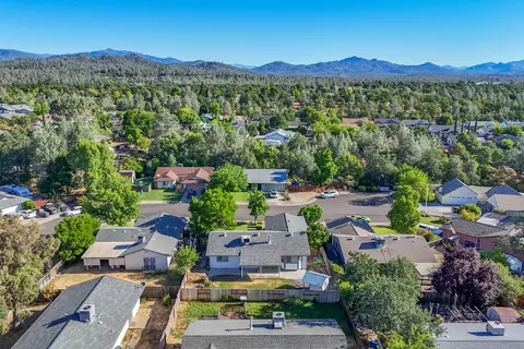 View/Area - 1043 Goodview Way, Redding, CA 96003 photo 5 of 6
