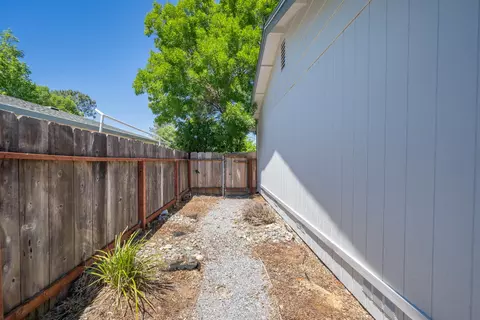 Exterior - 1043 Goodview Way, Redding, CA 96003 photo 15 of 16