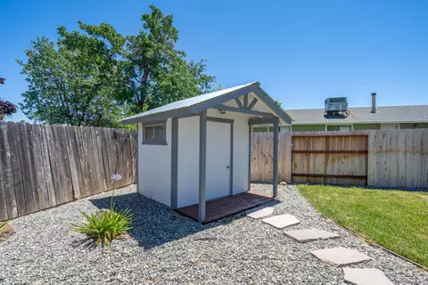 Exterior - 1043 Goodview Way, Redding, CA 96003 photo 13 of 16