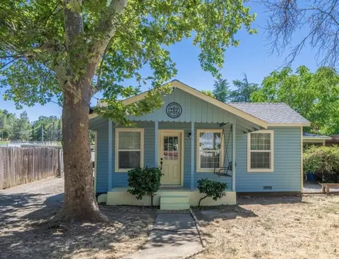 752 West St, Redding, CA 96001