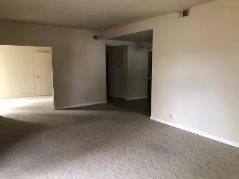 Living - 488 Ridgecrest Trl #130, Redding, CA 96003 photo 2 of 3