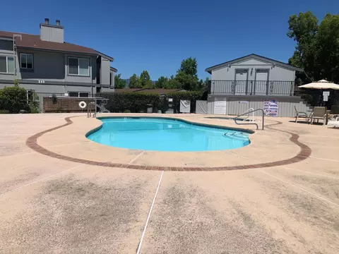 Exterior - 488 Ridgecrest Trl #130, Redding, CA 96003 photo 8 of 10