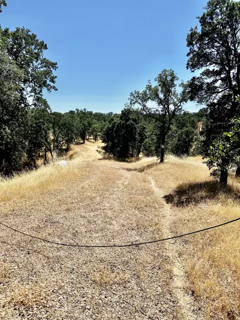 16595 Golden Doe Ln, Cottonwood, CA 96022