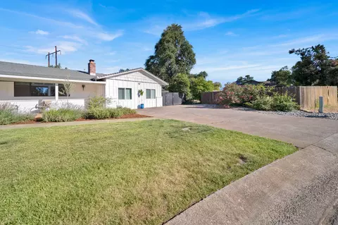 20137 Busch Ct, Redding, CA 96002 photo 2