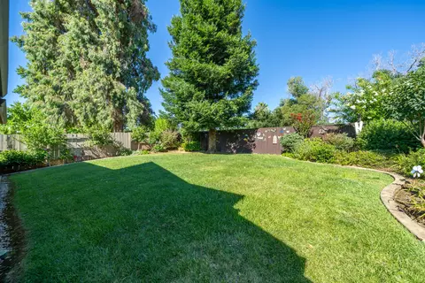 Exterior - 2110 Renoir Path, Redding, CA 96001 photo 5 of 11