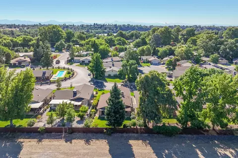View/Area - 2110 Renoir Path, Redding, CA 96001 photo 6 of 11