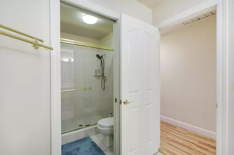 Bath - 4024 Sunglow Dr, Redding, CA 96001 photo 3 of 3