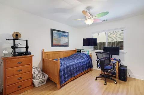 Bedroom - 4024 Sunglow Dr, Redding, CA 96001 photo 3 of 4