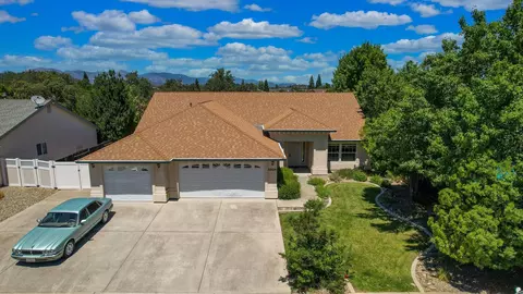 4024 Sunglow Dr, Redding, CA 96001