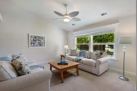Living - 4024 Sunglow Dr, Redding, CA 96001 photo 1 of 4