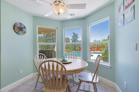 Dining - 4024 Sunglow Dr, Redding, CA 96001 photo 3 of 3