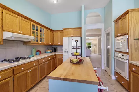 Kitchen - 4024 Sunglow Dr, Redding, CA 96001 photo 3 of 5
