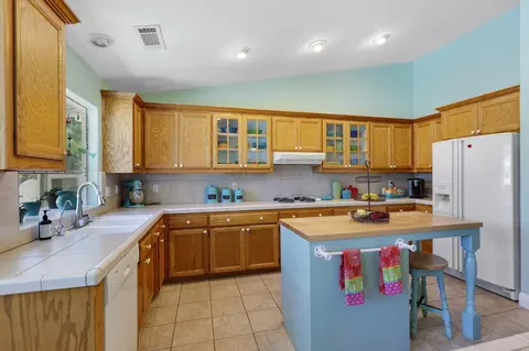 Kitchen - 4024 Sunglow Dr, Redding, CA 96001 photo 1 of 5