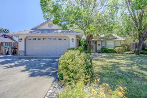 3233 Greenwich Dr, Shasta Lake, CA 96019
