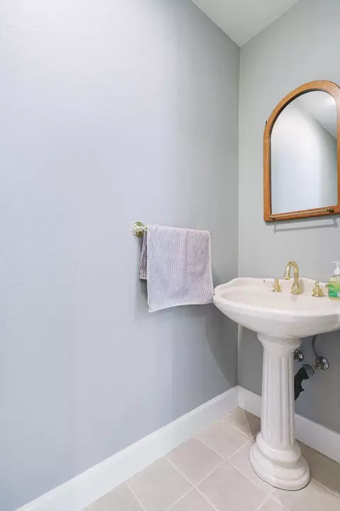 Bath - 13956 Barbara Ln, Whitmore, CA 96096 photo 3 of 3