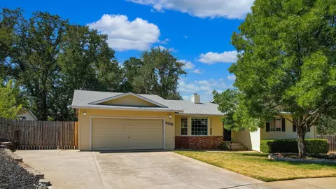 2708 Ivy Hill Ct, Redding, CA 96002 photo 2