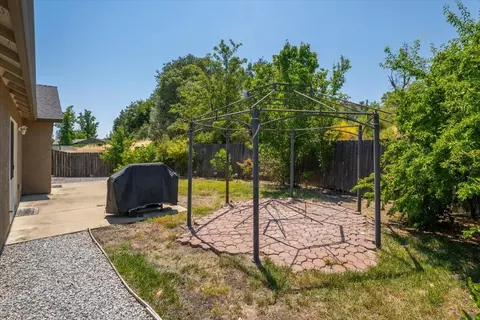 608 Valleybrook Dr, Redding, CA 96003 photo 12