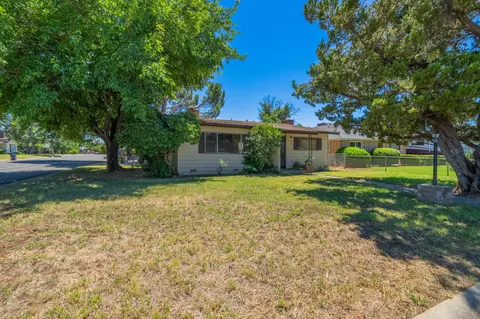158 Encinal Dr, Red Bluff, CA 96080 photo 2