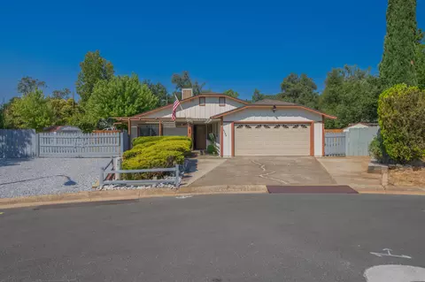 5104 Moon Shadow Ct, Shasta Lake, CA 96019