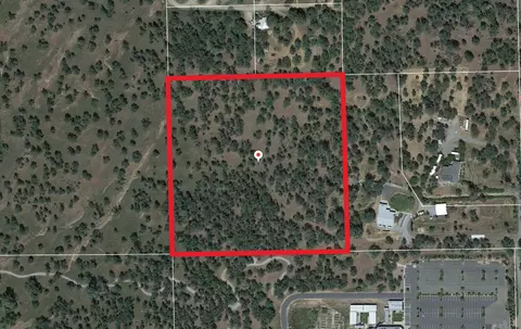 1095 Crooked Oak Ln, Redding, CA 96003 photo 12