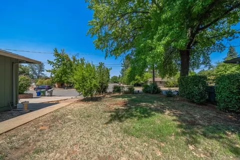 2177 Wilson Ave, Redding, CA 96002 photo 4