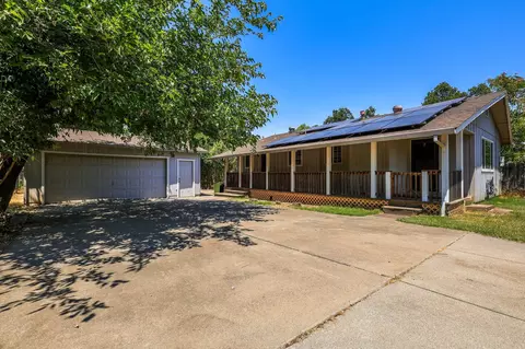 1726 Shasta St, Anderson, CA 96007