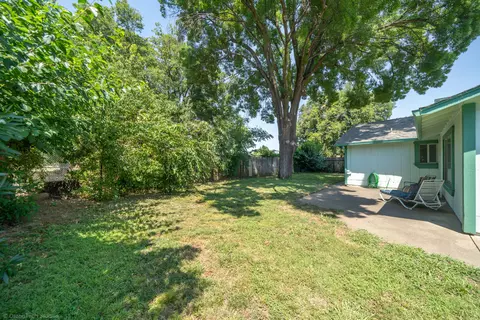 Exterior - 3096 Dove St, Redding, CA 96001 photo 4 of 7