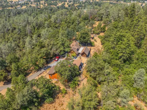 View/Area - 14532 Chauncy Way, Redding, CA 96003 photo 4 of 14