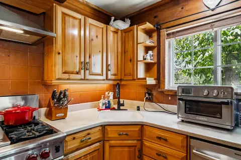 Kitchen - 14532 Chauncy Way, Redding, CA 96003 photo 3 of 4